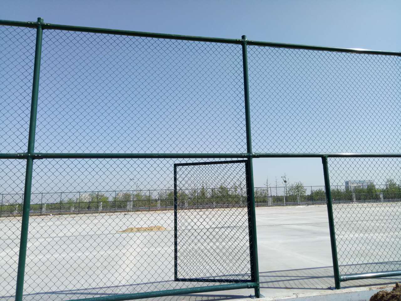山東籃球場圍欄網(wǎng)定做安裝13833832055