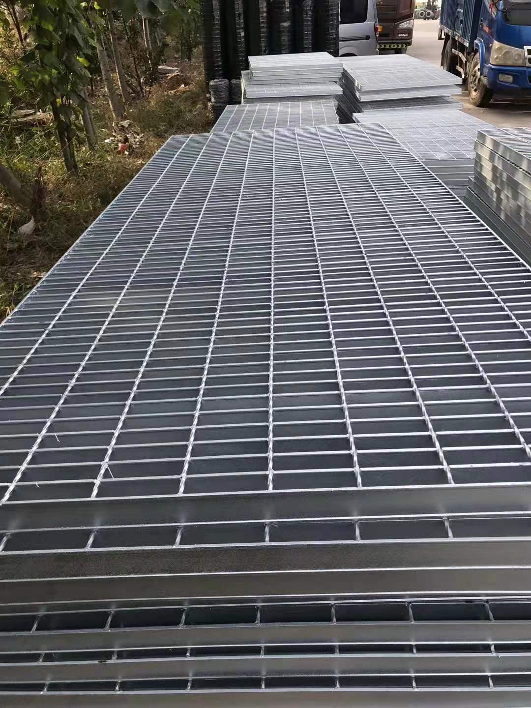 【集磊】熱鍍鋅鋼格板